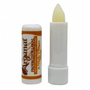 Baumes à lèvres Karamat : hydratent, réparent et protègent naturellement. Texture douce, parfums naturels, soins bio pour lèvres sensibles.